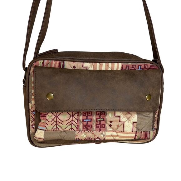 Vintage Donna Sharp Boho Patchwork Crossbody Bag Adjustable Strap Flap Closure - Picture 1 of 11